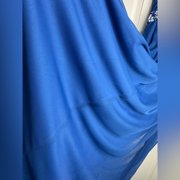 Homecoming Dress • Event Dress 💙 - Picture 5 of 6